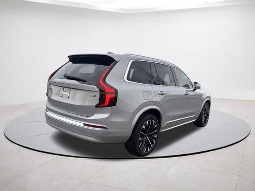 2025 Volvo XC90 B6 Plus 7-Seater