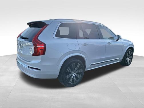 2024 Volvo XC90 B6 Ultimate Bright Theme 7-Seater