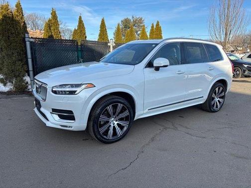 2024 Volvo XC90 B6 Ultimate Bright Theme 7-Seater