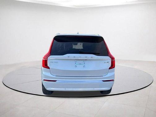 2024 Volvo XC90 B6 Ultimate Bright Theme 7-Seater