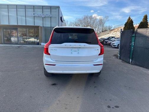 2024 Volvo XC90 B6 Ultimate Bright Theme 7-Seater