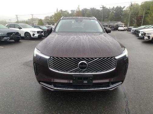 2025 Volvo XC90 B5 Core