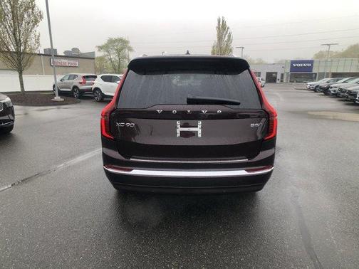 2025 Volvo XC90 B5 Core