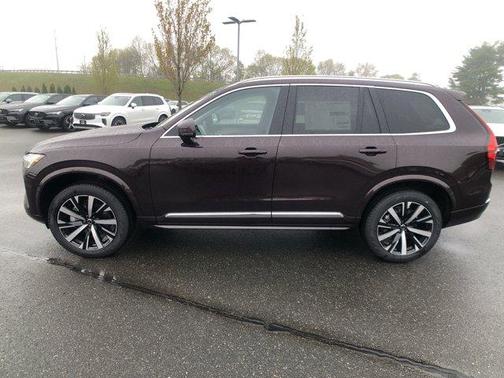 2025 Volvo XC90 B5 Core