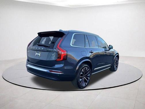 2025 Volvo XC90 PLUS