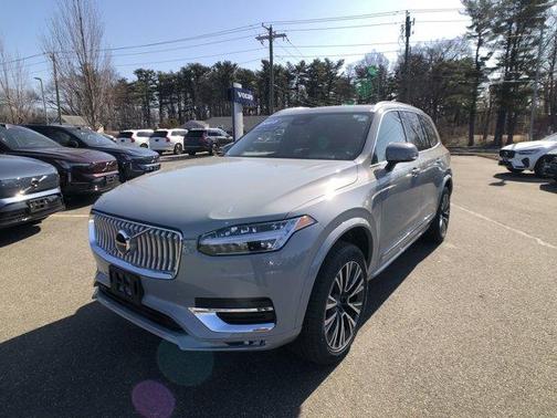 2025 Volvo XC90 B5 Core