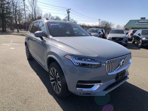 2025 Volvo XC90 B5 Core