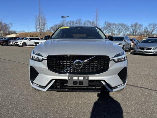 2025 Volvo XC60 B5 Plus