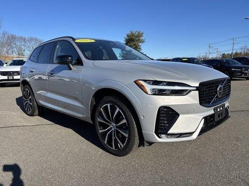 2025 Volvo XC60 B5 Plus