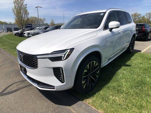 2025 Volvo XC90 B6 Ultra