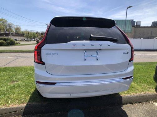 2025 Volvo XC90 B6 Ultra