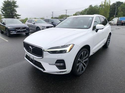 2023 Volvo XC60 B6 Ultimate Bright Theme