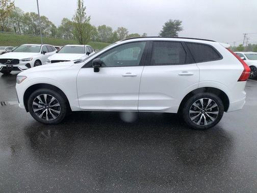 2025 Volvo XC60 B5 Core