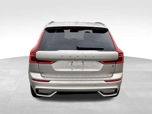 Bright 2026 Volvo XC60 B5 Plus