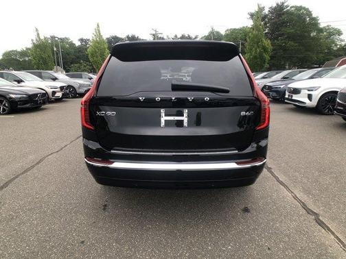 2025 Volvo XC90 B6 Plus 7-Seater