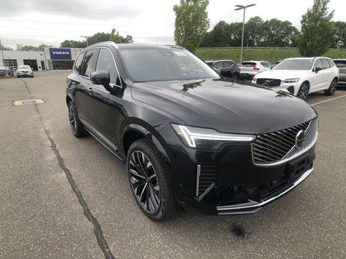 2025 Volvo XC90 B6 Plus 7-Seater