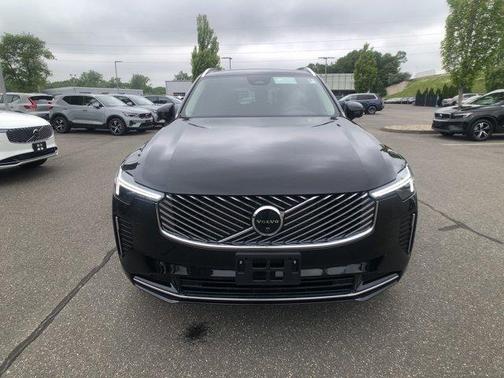 2025 Volvo XC90 B6 Plus 7-Seater