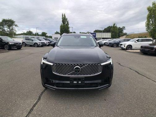 2026 Volvo XC90 PLUS