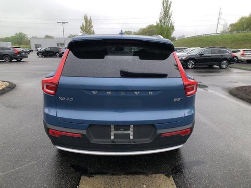 2023 Volvo XC40 B5 Plus Bright Theme