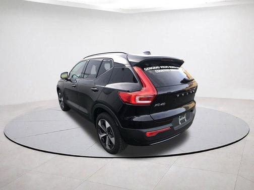 2026 Volvo XC40 B5 Plus