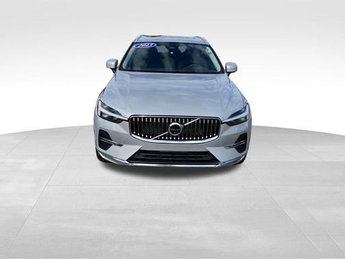 Silver 2023 Volvo XC60 B5 Plus Bright Theme
