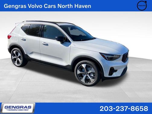 Crystal White 2026 Volvo XC40 B5 Plus