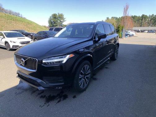 2022 Volvo XC90 T6 Momentum 7 Passenger
