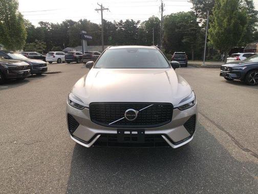2025 Volvo XC60 B5 Plus