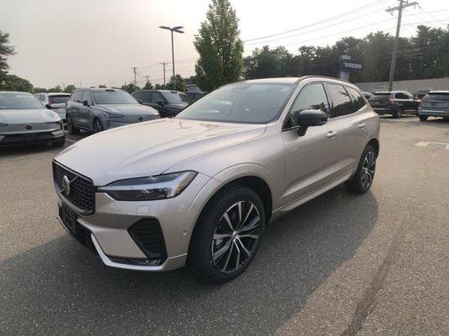 2025 Volvo XC60 B5 Plus