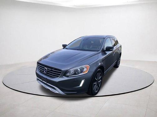 2017 Volvo XC60 T5 Dynamic