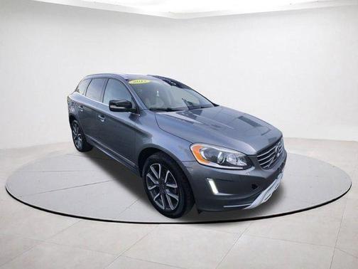 2017 Volvo XC60 T5 Dynamic