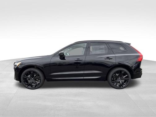 2026 Volvo XC60 B5 Ultra Black Edition