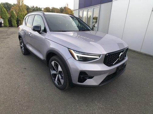2026 Volvo XC40 B5 Plus
