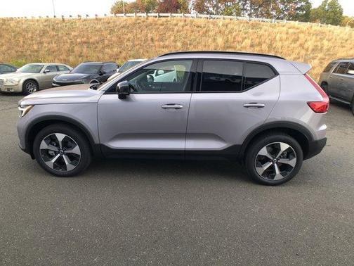 2026 Volvo XC40 B5 Plus