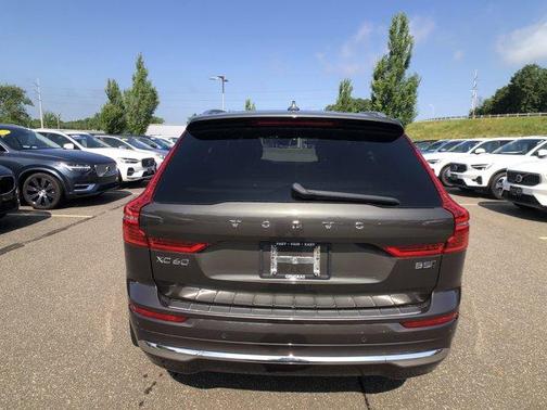 2022 Volvo XC60 B5 Inscription