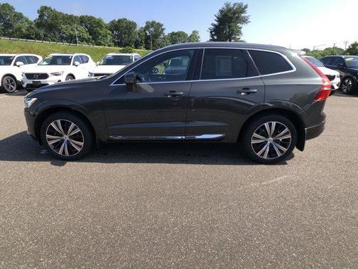 2022 Volvo XC60 B5 Inscription