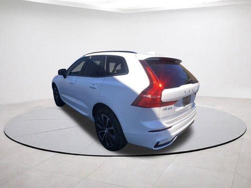 2025 Volvo XC60 B5 Plus