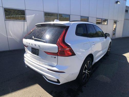 2025 Volvo XC60 B5 Plus
