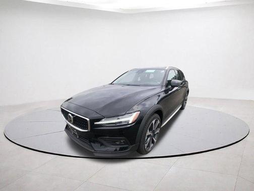 2025 Volvo V60 Cross Country B5 Ultra