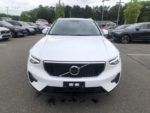 2023 Volvo XC40 B5 Core