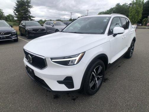 2023 Volvo XC40 B5 Core