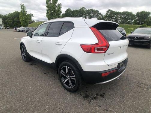 2023 Volvo XC40 B5 Core
