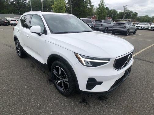 2023 Volvo XC40 B5 Core