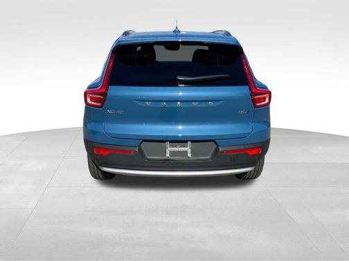 Fjord Blue Metallic 2023 Volvo XC40 B5 Core