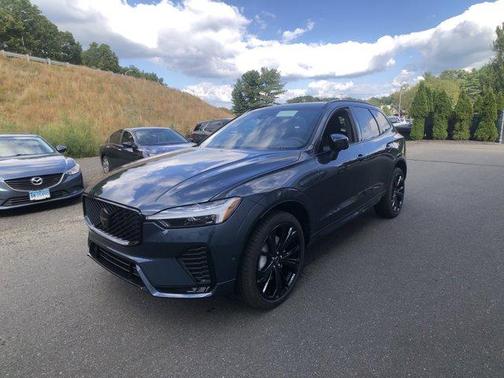 2026 Volvo XC60 B5 Ultra Black Edition