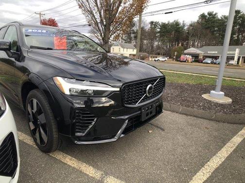 2025 Volvo XC60 Plug-In Hybrid T8 Plus