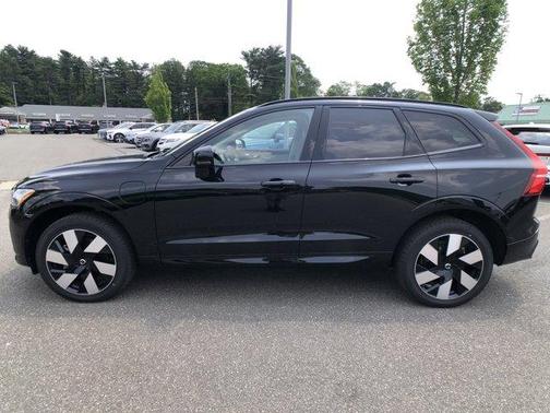 2025 Volvo XC60 Plug-In Hybrid T8 Plus