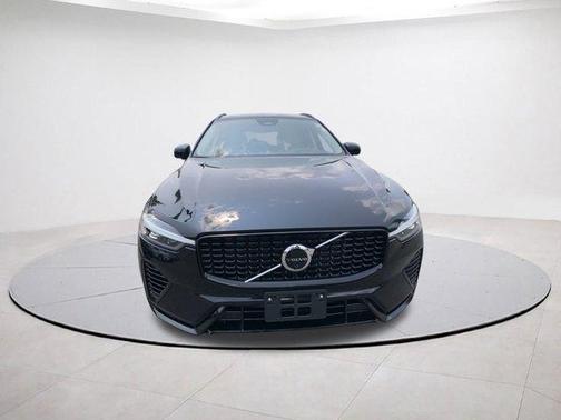 2025 Volvo XC60 Plug-In Hybrid T8 Plus