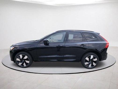 2025 Volvo XC60 Plug-In Hybrid T8 Plus