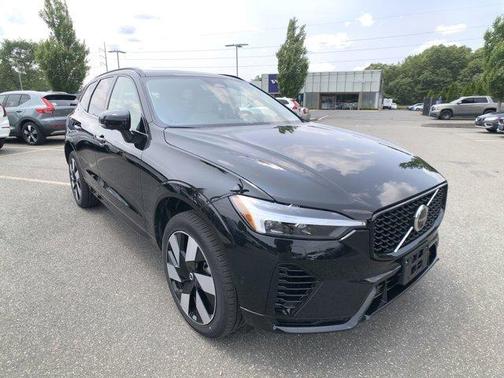 2025 Volvo XC60 Plug-In Hybrid T8 Plus
